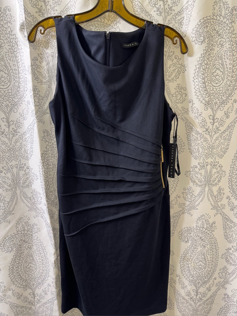Ivanka Trump Navy Sleeveless Pleated Midi Dress